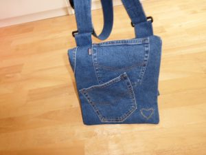 Tasche aus alter Jeanshose – Upcycling
